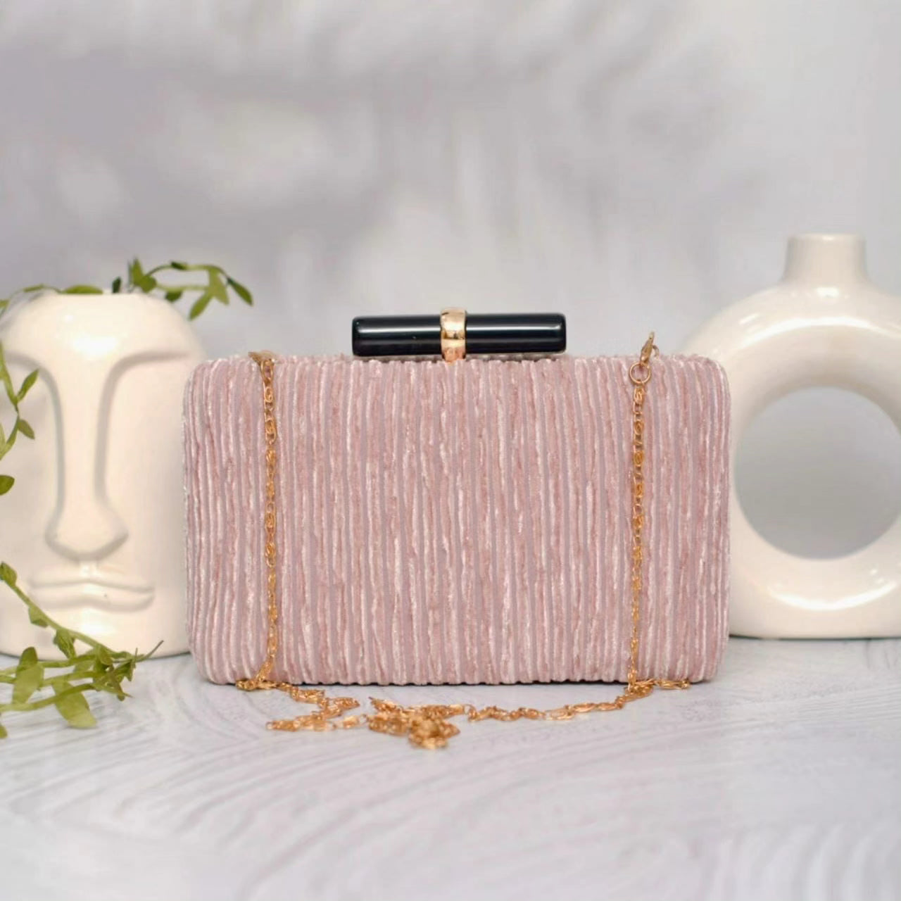 VELVET PLEATED PURSE