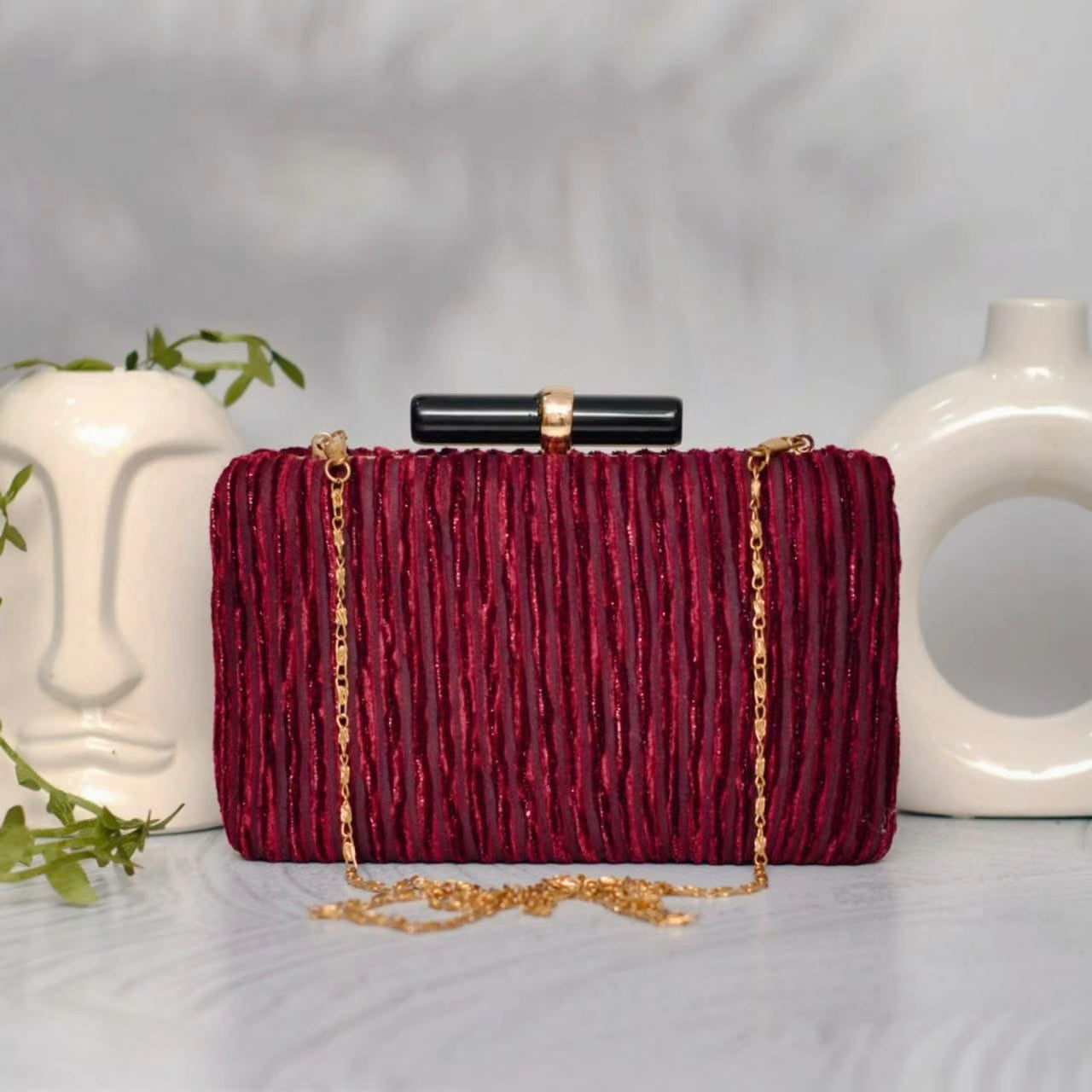 VELVET PLEATED PURSE