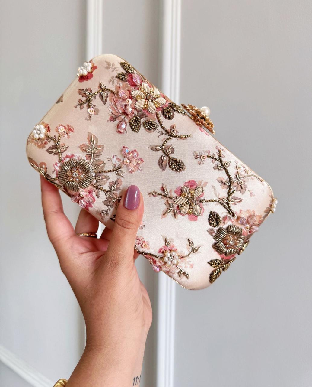 BLOOMING ELEGANCE