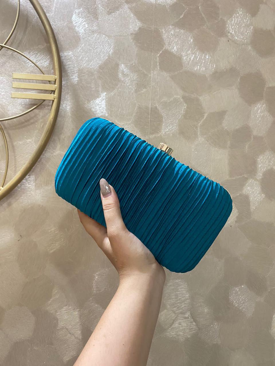 PLEATED SOLID PURSES