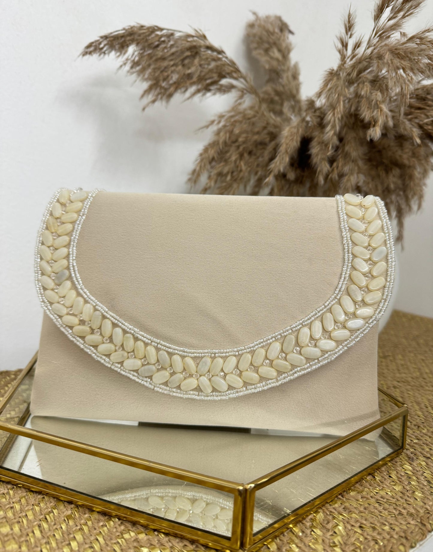 CHIC SUEDE PURSE