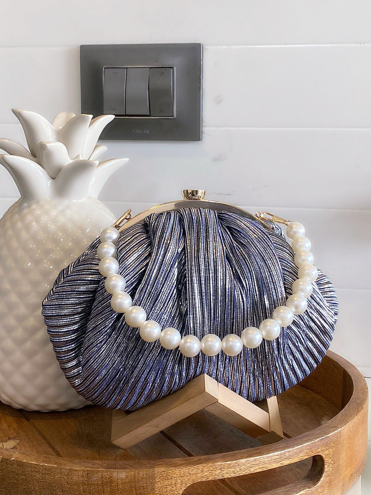 METALLIC PLEATED BATUAS