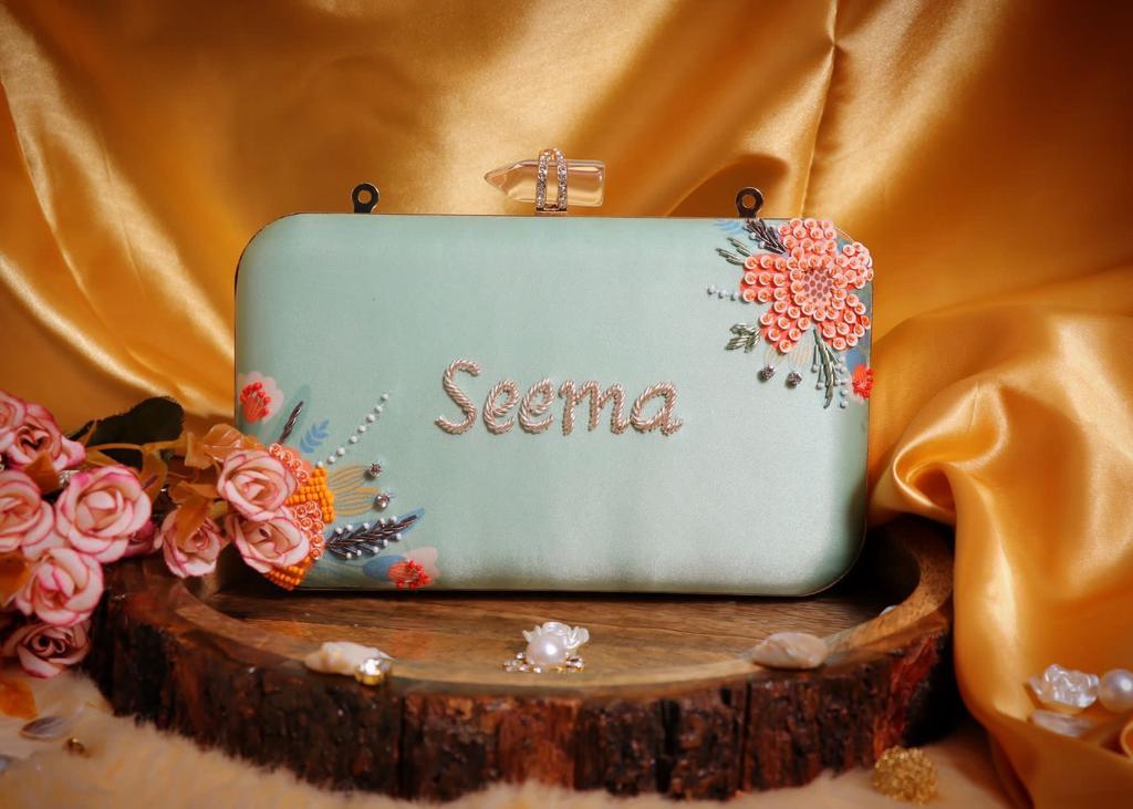 HIGHLIGHTED CUSTOMIZED PURSES