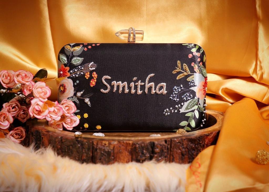 HIGHLIGHTED CUSTOMIZED PURSES